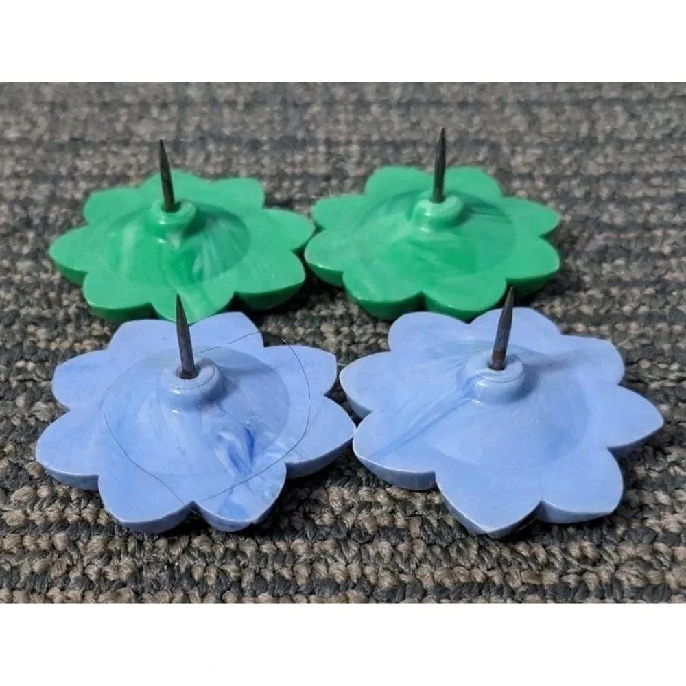 4 Vtg Daisy Curtain Tie Back Flower Push Pins Hard‎ Plastic Tacks Green Blue
